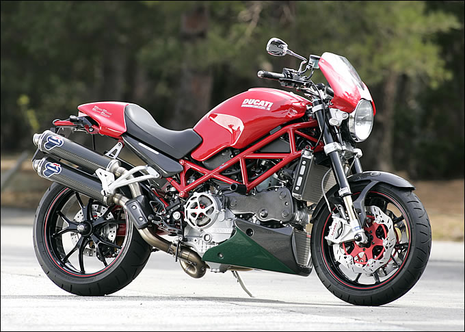 DUCATI S4Rテスタストレッタ