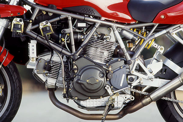 スーパースポーツSS900の画像