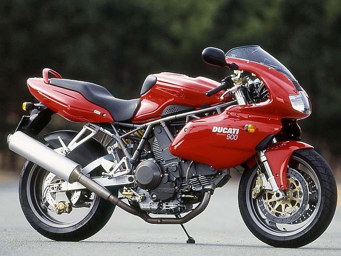 スーパースポーツSS900の画像