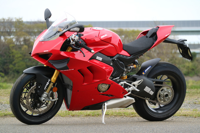 Ducati Panigale V4S（パニガーレ V4S）試乗記」誰もが楽しめる214馬力にリボーン 試乗インプレッション | バージンドゥカティ