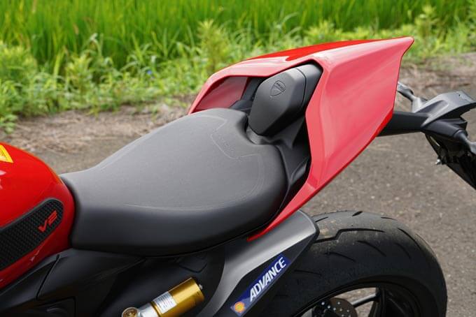 ドゥカティのストリートファイターV2を試乗インプレッション！スーパーバイクの血統を受け継ぐサラブレッド20画像