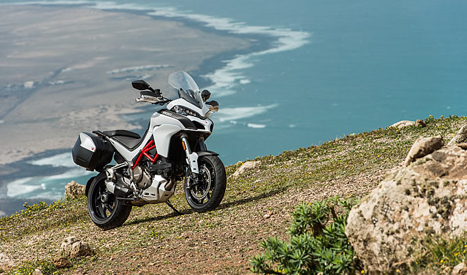 ムルティストラーダシリーズ 2015年式モデルカタログ