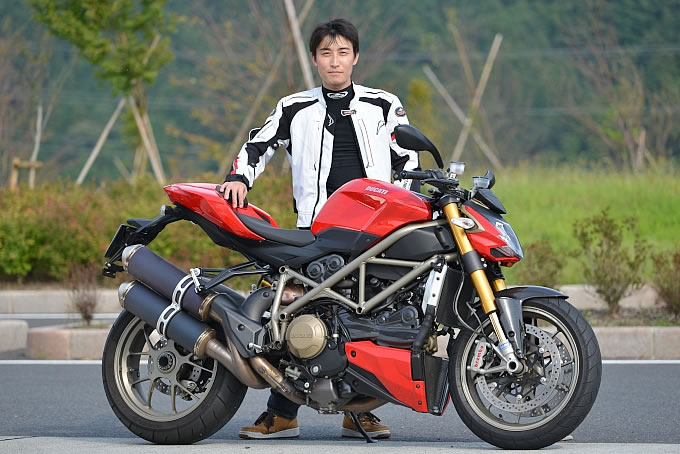 ストリートファイターs 10 染さん Ducatiオーナーズスナップ バージンドゥカティ