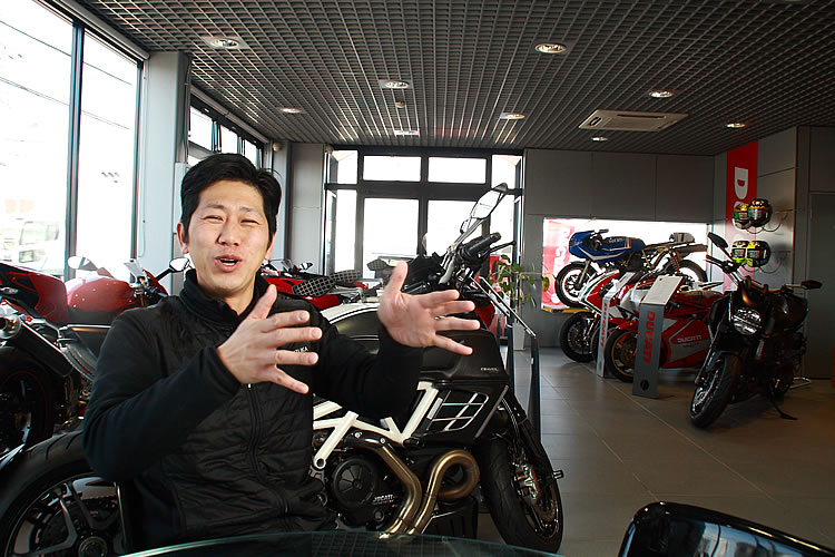 いつのときもドゥカティオーナーとともに De Light バージンドゥカティ