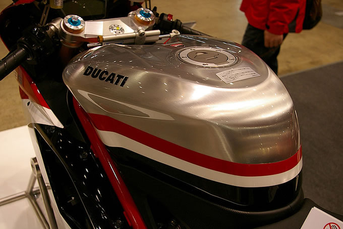 東京モーターサイクルショー DUCATIブースレポートの画像