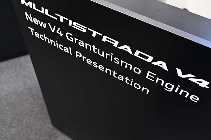 3月の発売が迫ったドゥカティの新型ムルティストラーダV4に搭載されるV4グランツーリスモ・エンジンのメディアテクニカルワークショップのメイン画像