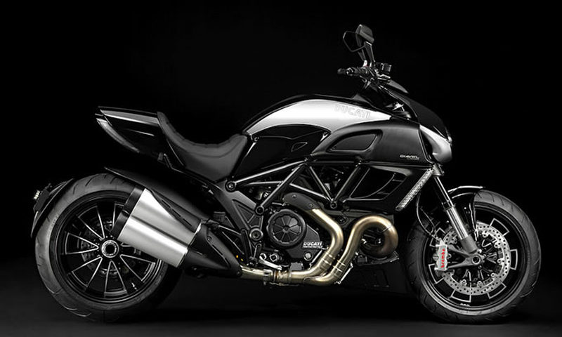 ディアベルクロモ ドゥカティ 2012年式モデルカタログ | バージン