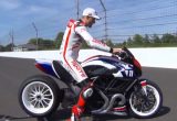 Ben Spies tests a Ducati Diavel drag bikeの画像