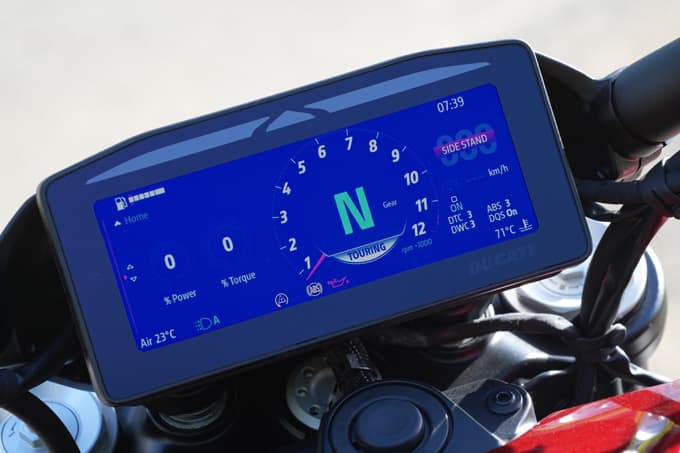 【ドゥカティ Xディアベル V4 試乗記】 美しきスポーツクルーザーは、 異次元的加速を極める!! 18画像