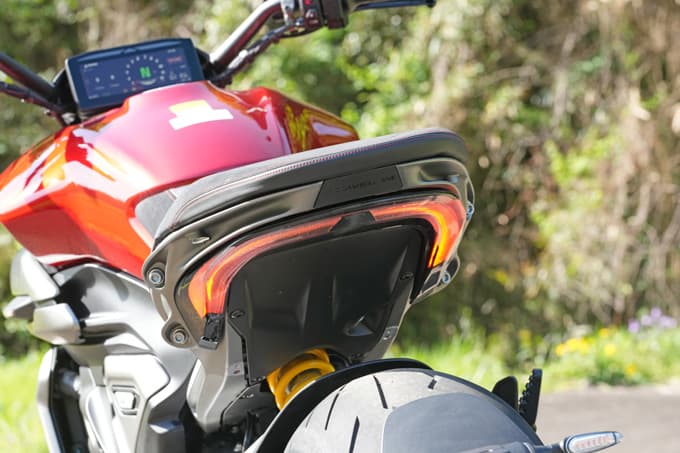 【ドゥカティ Xディアベル V4 試乗記】 美しきスポーツクルーザーは、 異次元的加速を極める!! 23画像