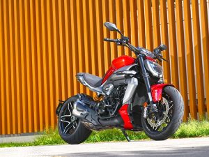 【ドゥカティ Xディアベル V4 試乗記】 美しきスポーツクルーザーは、 異次元的加速を極める!!
