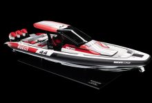 ドゥカティ100周年、ついに”海”へ。ピレリ×SACSマリーンと夢のボートを発表！の画像